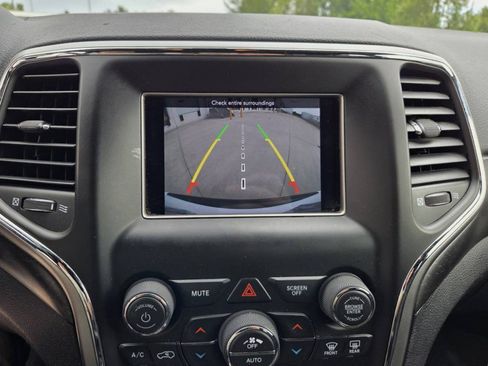 Used 2018 Jeep Grand Cherokee Laredo image 20