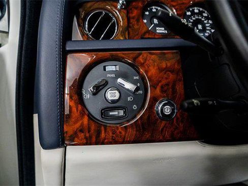 Used 2016 Rolls-Royce Phantom Sedan image 43