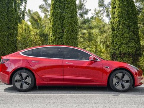 Used 2019 Tesla Model 3 Standard Range RWD image 12