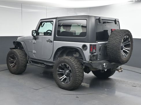 Used 2018 Jeep Wrangler Sport image 6