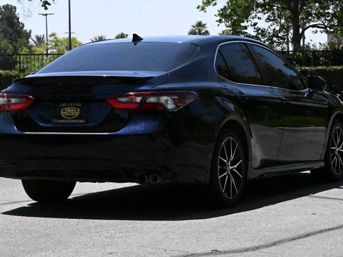 Used 2022 Toyota Camry SE w/ Carpet Mat Package (TMS) FWD image 5
