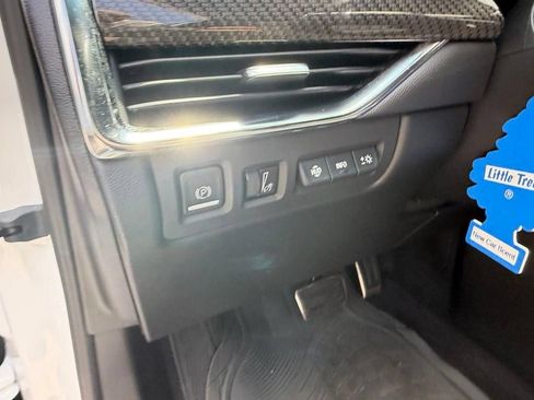 Used 2021 Cadillac XT4 Sport FWD image 14