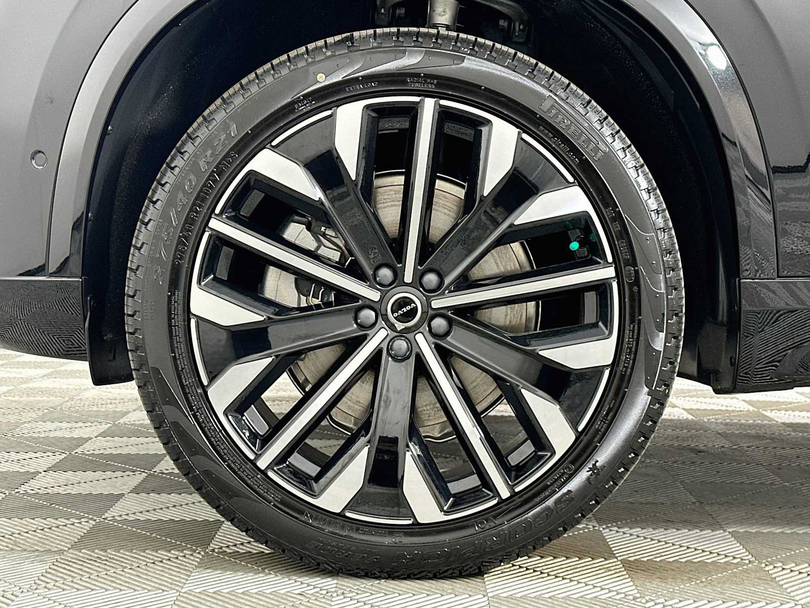 New 2026 Volvo XC90 B6 Plus w/ Protection Package Premier AWD/4WD image 30