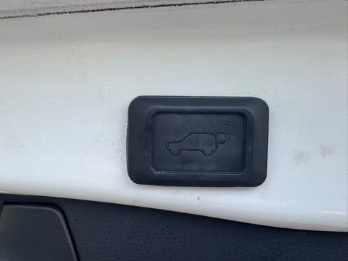 Used 2020 Toyota RAV4 TRD Off-Road image 10