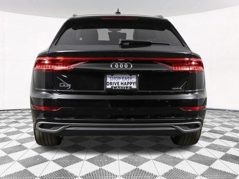 Used 2022 Audi Q8 Premium image 19