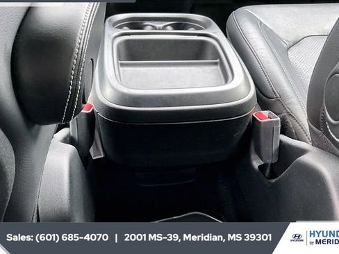 Used 2020 Chrysler Pacifica Touring-L w/ S Appearance Package image 24