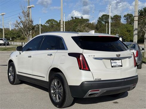 Used 2021 Cadillac XT5 Premium Luxury image 2