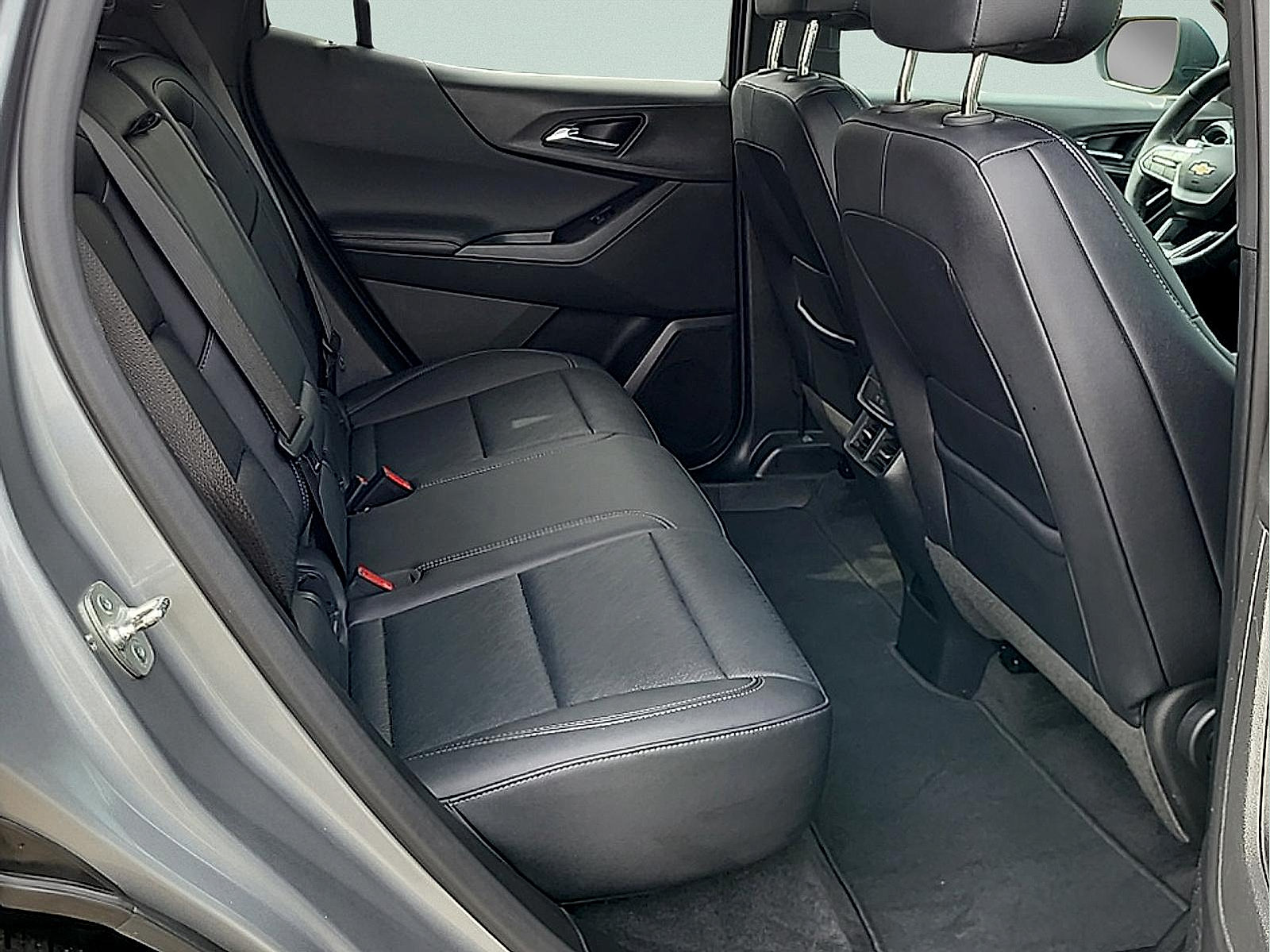 Used 2025 Chevrolet Equinox LT w/ Convenience Package II AWD/4WD image 11