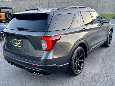 Used 2020 Ford Explorer ST w/ ST Street Pack image 5