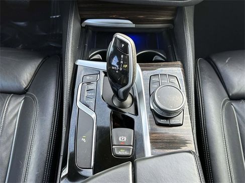 Used 2020 BMW 530i xDrive w/ Executive Package image 6