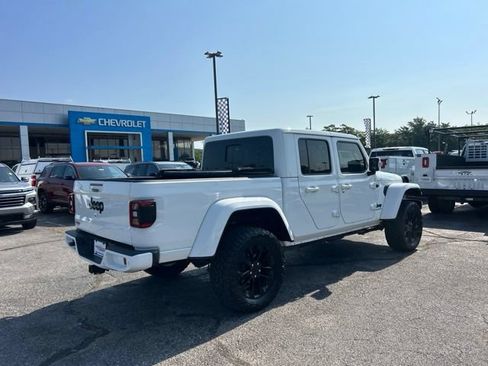 Used 2022 Jeep Gladiator Overland AWD/4WD image 3