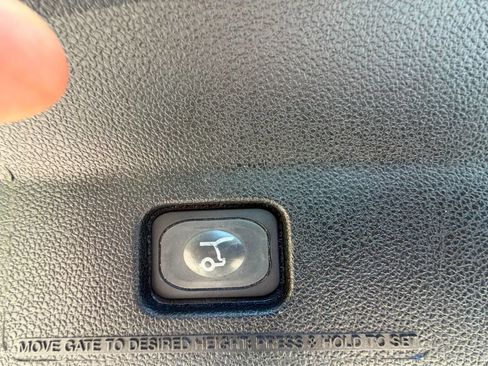Used 2016 Ford Explorer XLT w/ Equipment Group 202A FWD image 29
