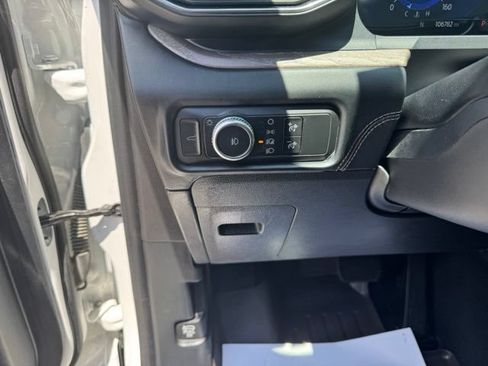 Used 2020 Ford Explorer Platinum w/ Premium Technology Package AWD/4WD image 13