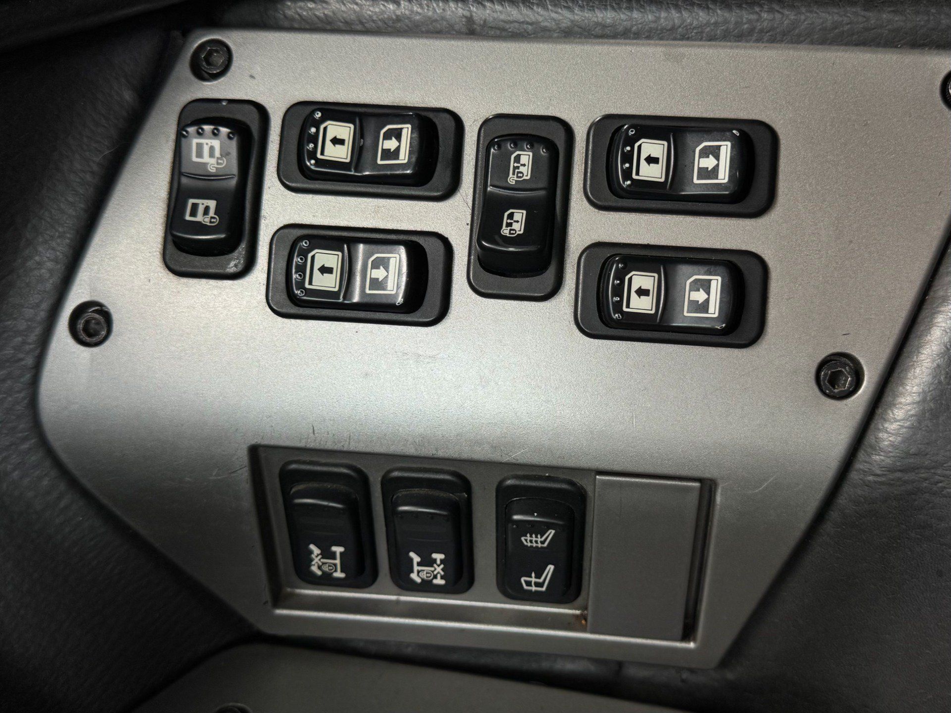 Used 2004 HUMMER H1 4-Door Open Top AWD/4WD image 56