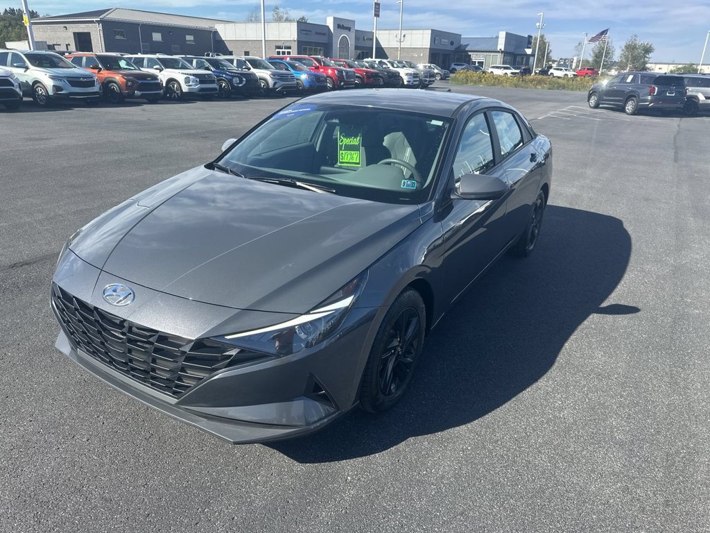 Used 2023 Hyundai Elantra SEL FWD image 4