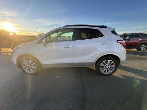 Used 2018 Buick Encore Preferred image 5