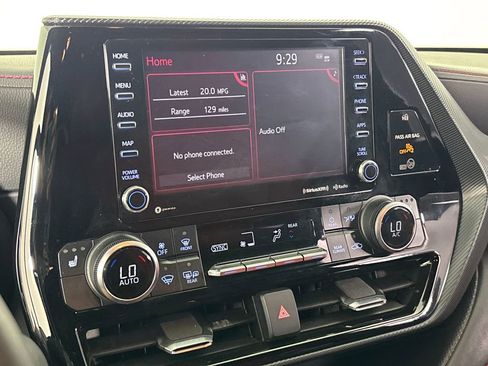 Used 2022 Toyota Highlander XSE FWD image 19