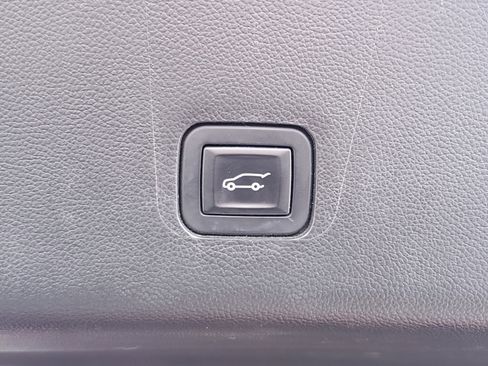 Used 2018 Chevrolet Traverse Premier image 8