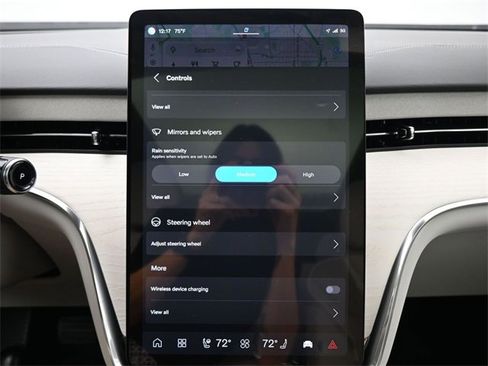 New 2025 Volvo EX90 Plus w/ Protection Package Premier image 17