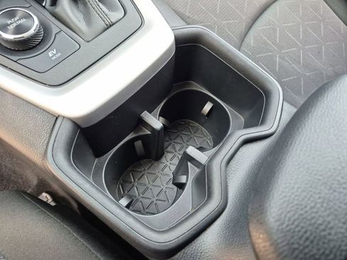Used 2025 Toyota RAV4 XLE AWD/4WD image 23