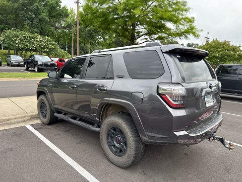 Used 2021 Toyota 4Runner SR5 Premium w/ Moonroof Package AWD/4WD image 5