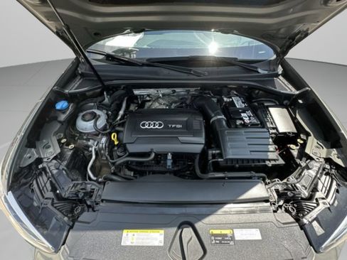 Used 2019 Audi Q3 2.0T Prestige AWD/4WD image 19