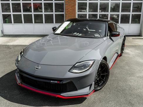 Used 2024 Nissan Z NISMO w/ Floor Mat Package image 2
