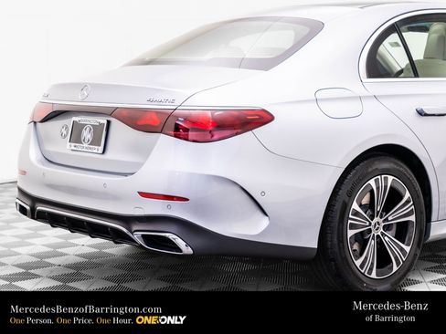 New 2026 Mercedes-Benz E 350 4MATIC Sedan image 38