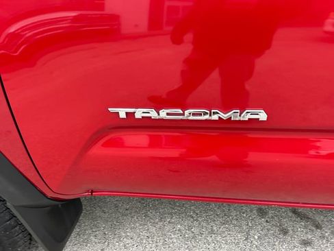 Used 2017 Toyota Tacoma TRD Off-Road image 42