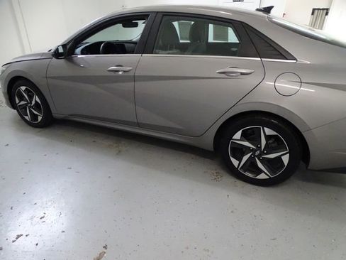 Used 2023 Hyundai Elantra Limited w/ Cargo Package FWD image 19