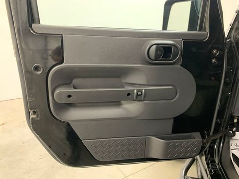 Used 2010 Jeep Wrangler Unlimited Sport AWD/4WD image 17