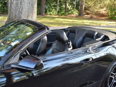 Used 2019 Ford Mustang Premium image 48