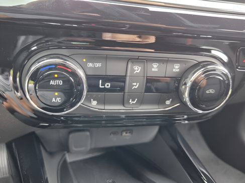 New 2026 Chevrolet Trax RS w/ Sunroof Package FWD image 21