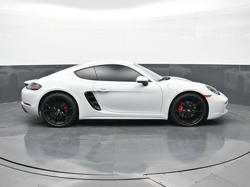 Certified 2021 Porsche 718 Cayman RWD image 19