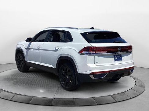 Certified 2026 Volkswagen Atlas Cross Sport SE w/ Panoramic Sunroof Package FWD image 5