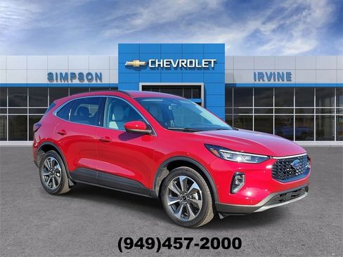 Used 2023 Ford Escape Platinum w/ Premium Technology Package image 2