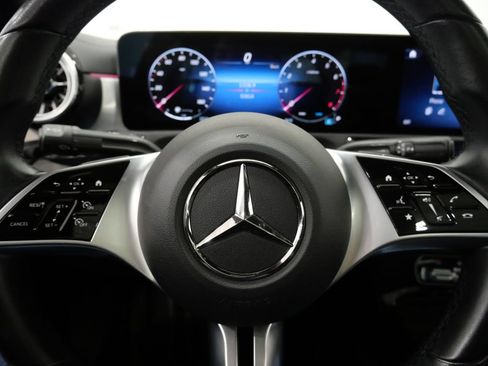 Used 2025 Mercedes-Benz CLA 250 4MATIC image 17