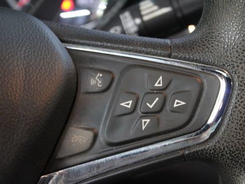 Used 2018 Chevrolet Cruze LT FWD image 16