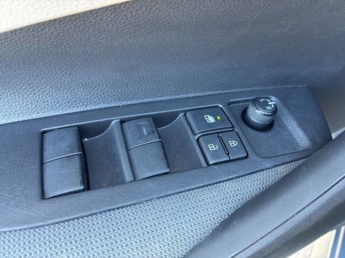 Used 2022 Toyota Corolla LE image 16