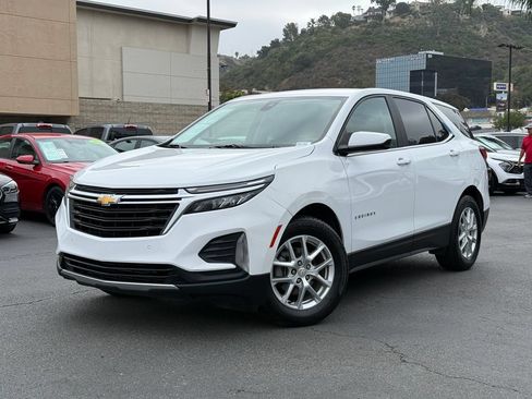 Used 2024 Chevrolet Equinox LT FWD image 2