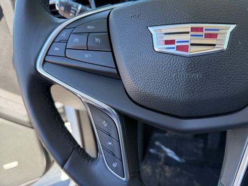 Used 2017 Cadillac XT5 Premium Luxury FWD image 24