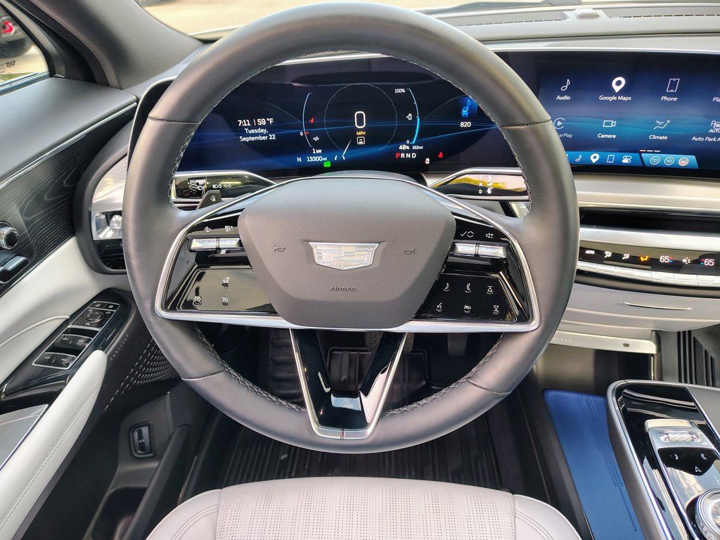 Used 2024 Cadillac Lyriq Luxury AWD/4WD image 38