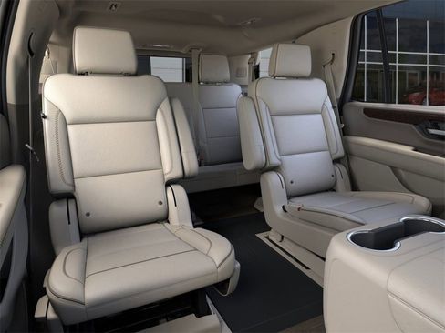 New 2026 GMC Yukon Denali w/ Sun & Power Step Package image 17