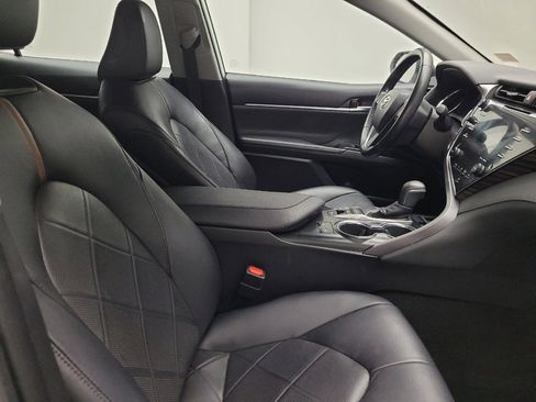 Used 2019 Toyota Camry XLE image 21