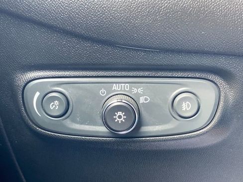 Used 2020 Chevrolet Equinox LT w/ Driver Convenience Package FWD image 33