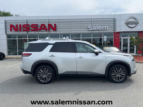 Certified 2023 Nissan Pathfinder SL w/ SL Premium Package AWD/4WD image 8