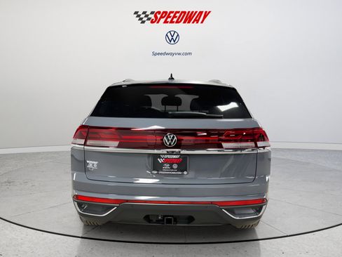 New 2026 Volkswagen Atlas Cross Sport SE FWD image 6