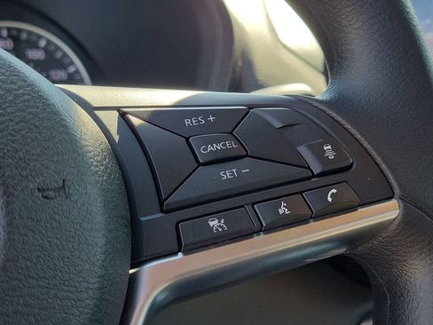 Used 2025 Nissan Sentra SV FWD image 28