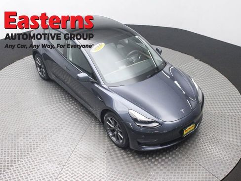 Used 2023 Tesla Model 3 Standard Range image 3