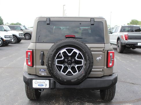 New 2026 Ford Bronco Outer Banks AWD/4WD image 4